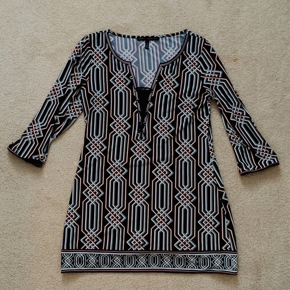 Long tunic patterned top;black house white market